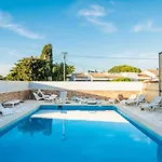 T1 Anastacio Apartmán *